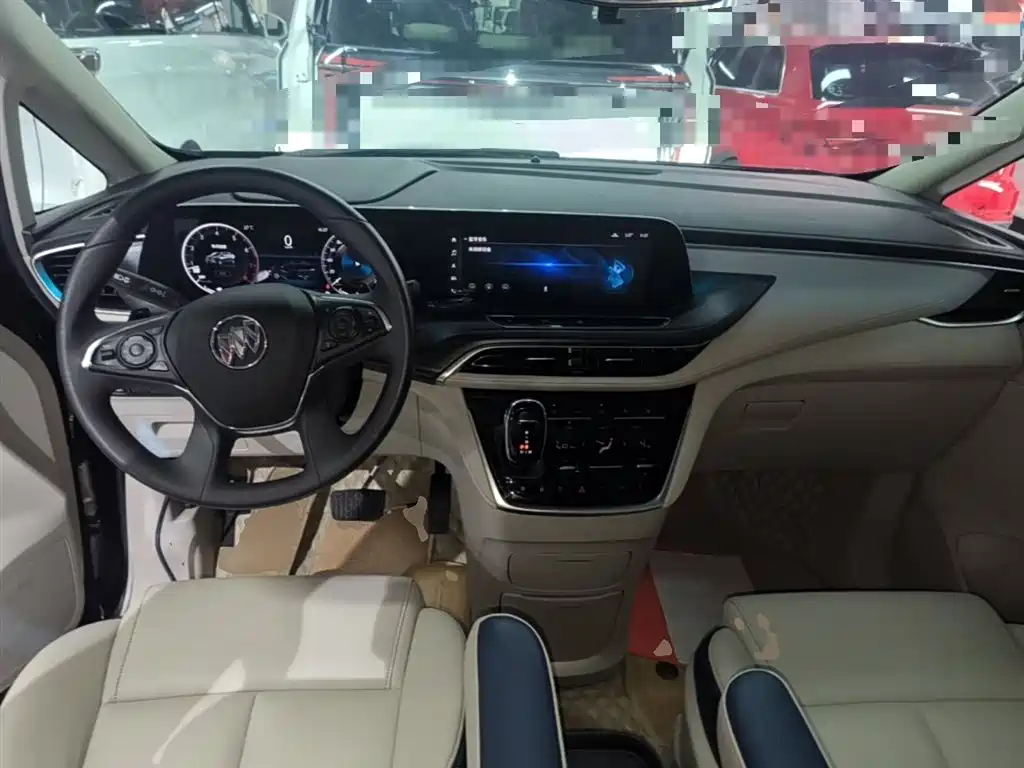 Photo 10 - Buick GL8