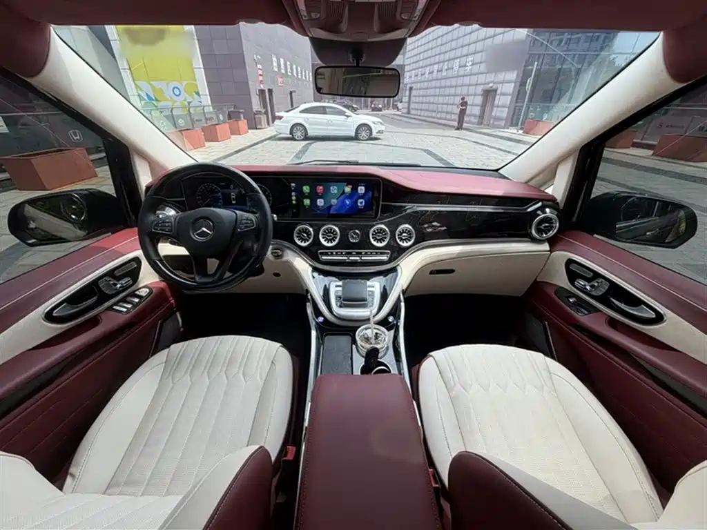 Mercedes-Benz Vito 2023 2.0T Elite 7-Seater фото 13
