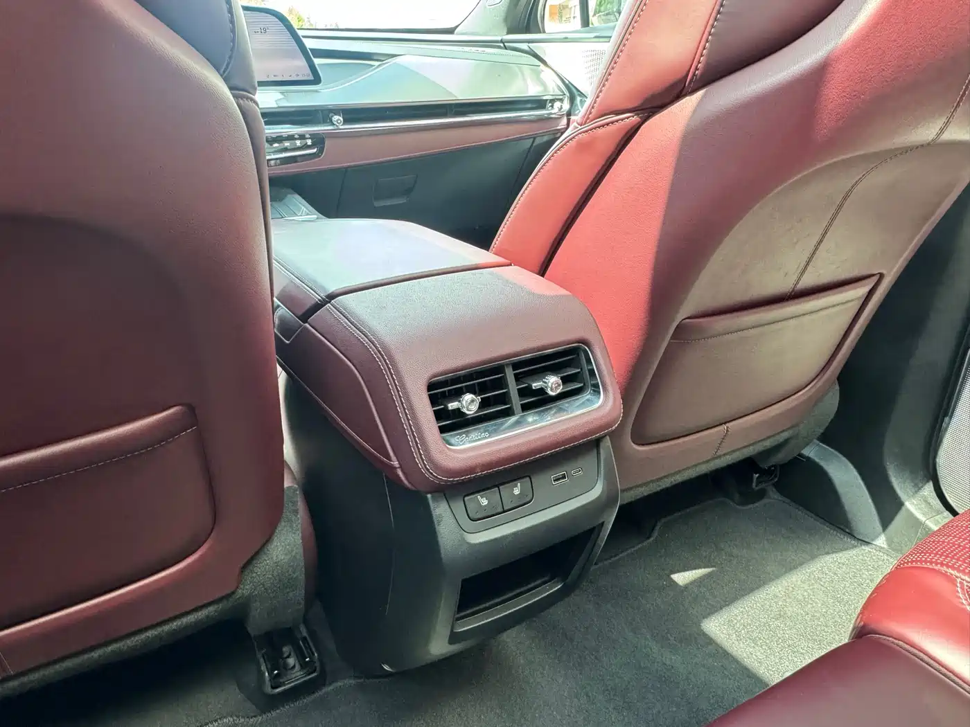 Cadillac XT5 2024 2025 Model 2.0T Platinum