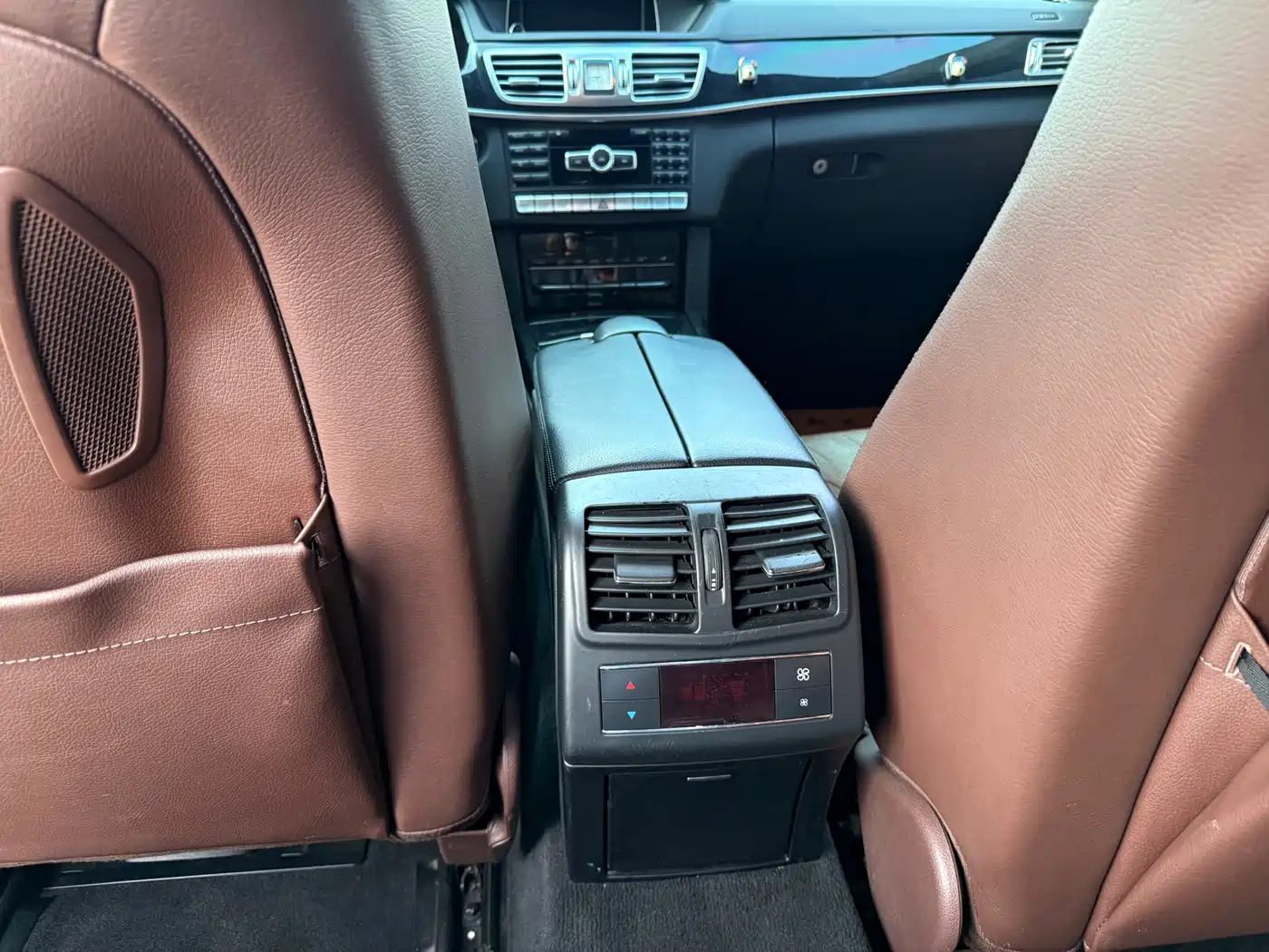 Mercedes-Benz E-Class 2014 E 300 L Sport Luxury фото 22