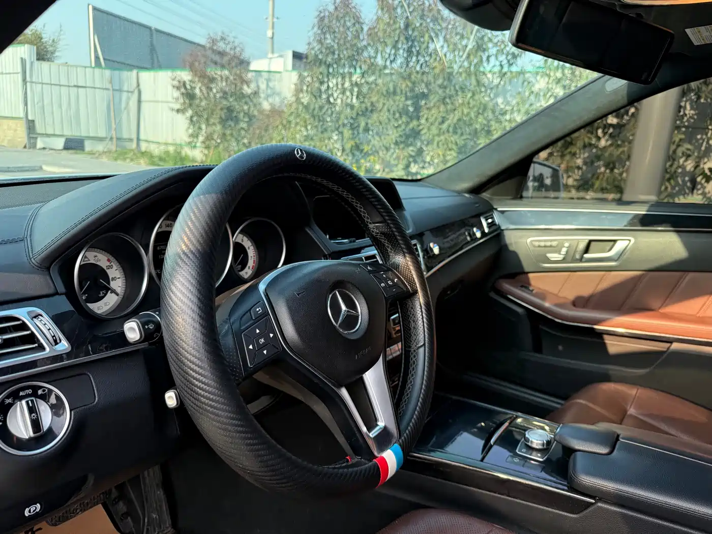Mercedes-Benz E-Class 2014 E 300 L Sport Luxury фото 13