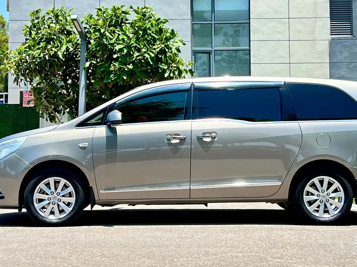 Buick GL8 2017 25S Luxury China V фото 4