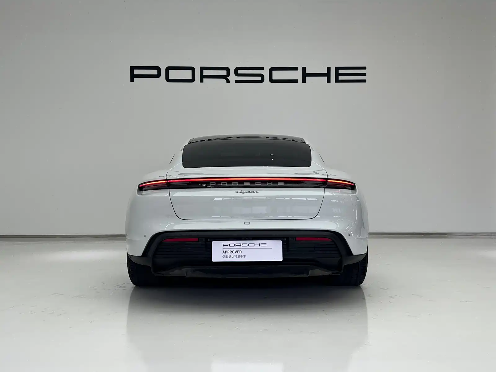 Фото 6 - Porsche Taycan