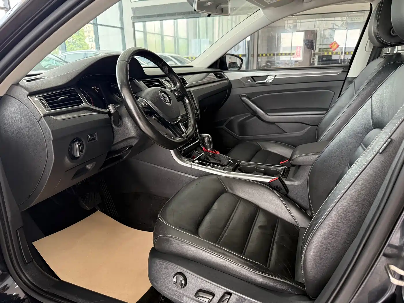 Volkswagen Passat 2017 330TSI DSG Prestige фото 16
