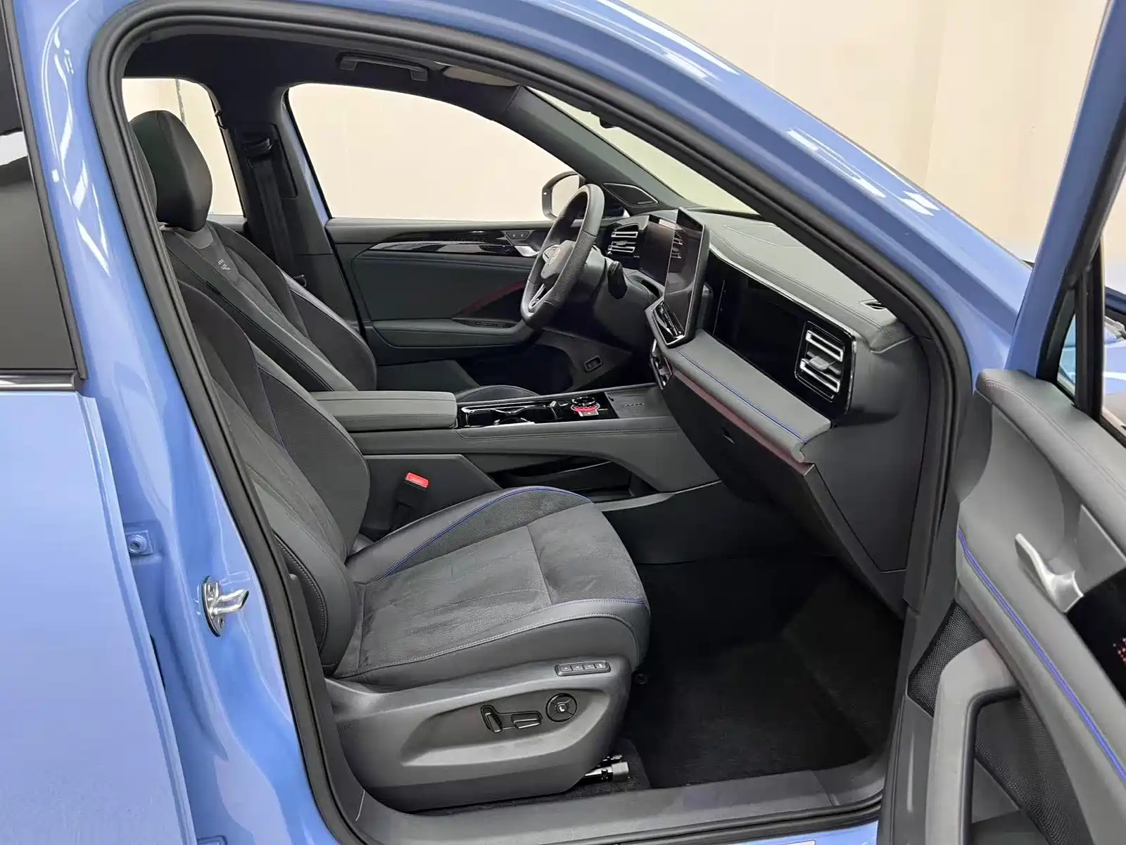 Фото 30 - Volkswagen Tiguan L