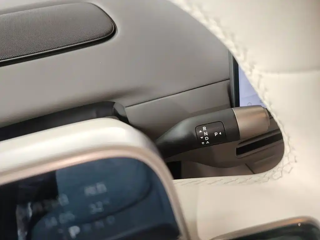 Li Auto i6 2025 2025 2WD Base Model