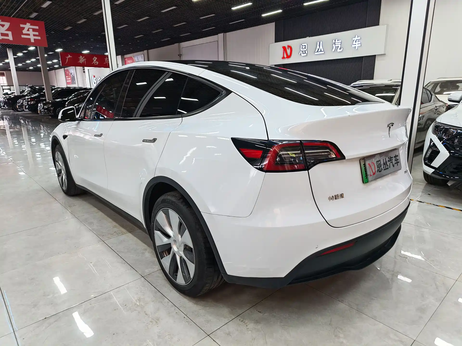 Фото 9 - Tesla Model Y