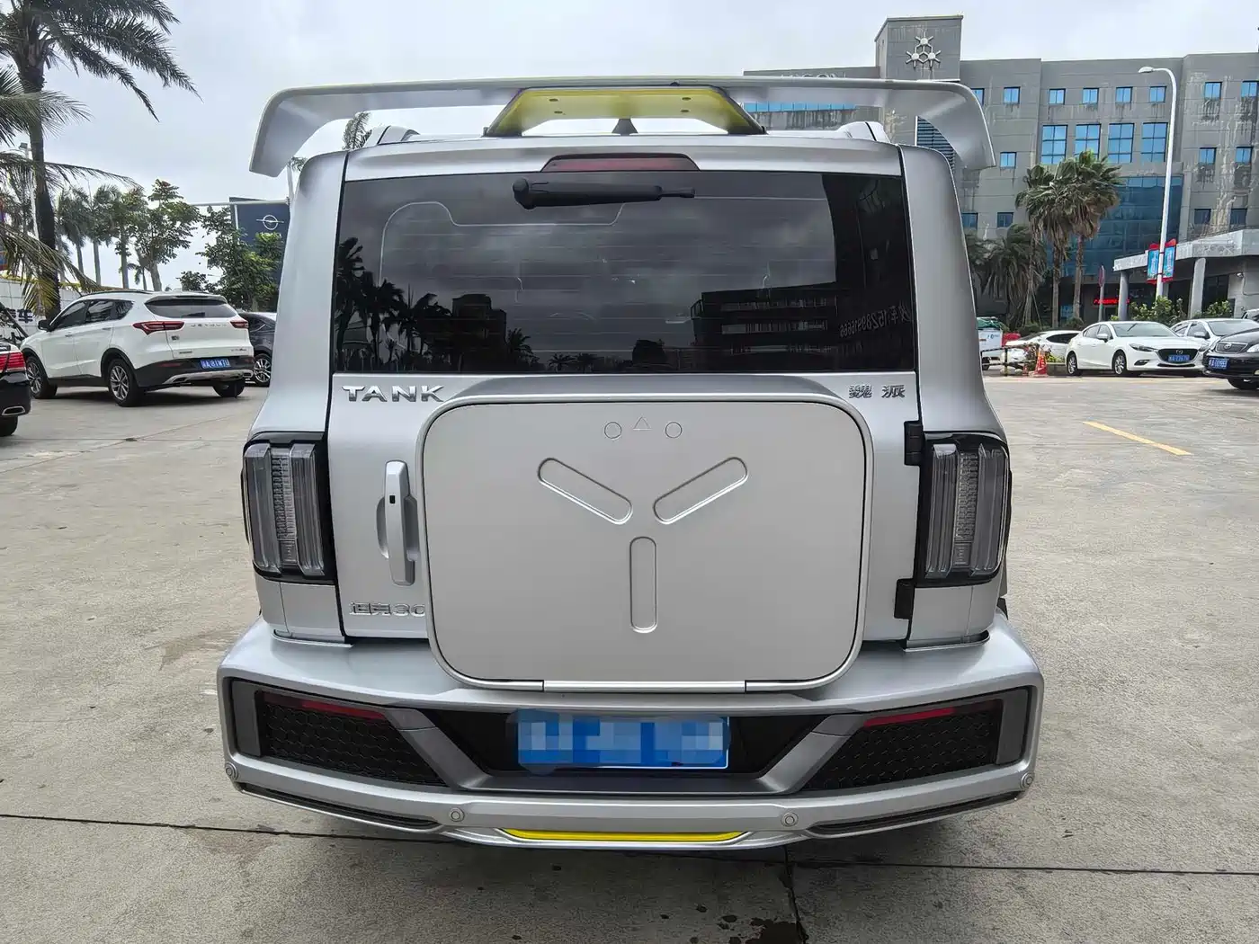 TANK CO CREATION TANK 300