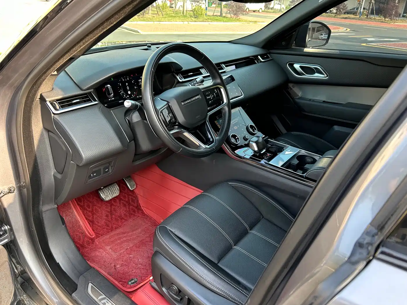 Land Rover Range Rover Velar 2021 P250 Gloss Black Collector's Edition фото 7
