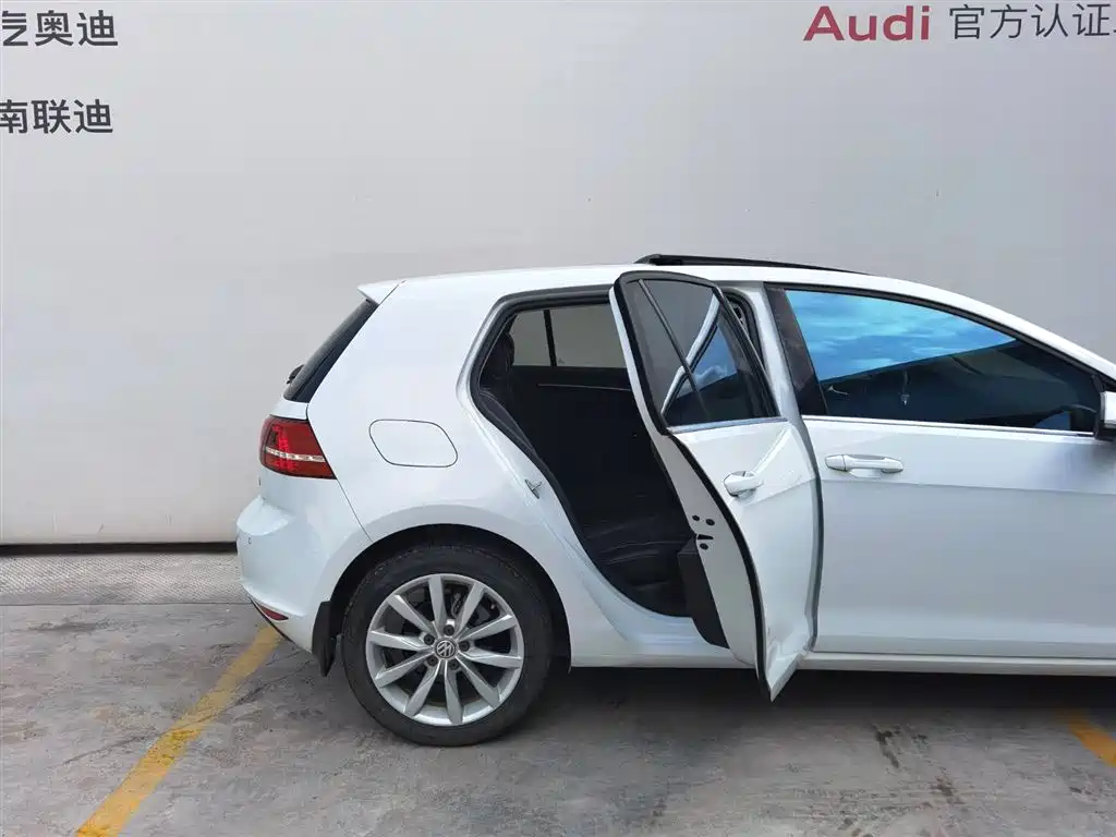 Volkswagen Golf 2015 1.4TSI Automatic Flagship фото 23