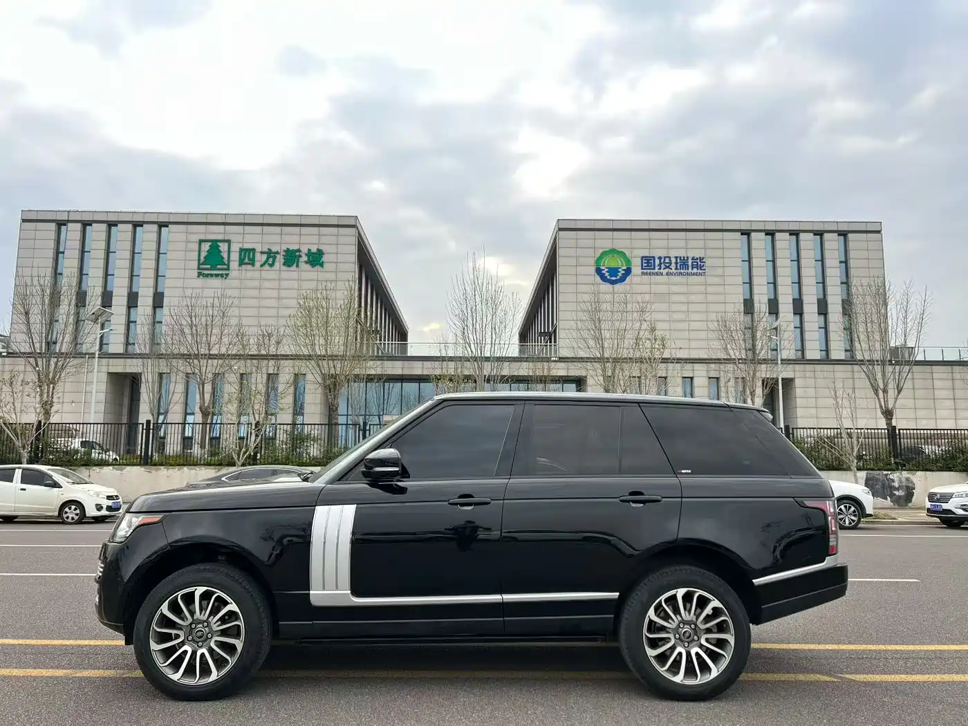 Land Rover Range Rover 2014 3.0 SC V6 Vogue фото 3
