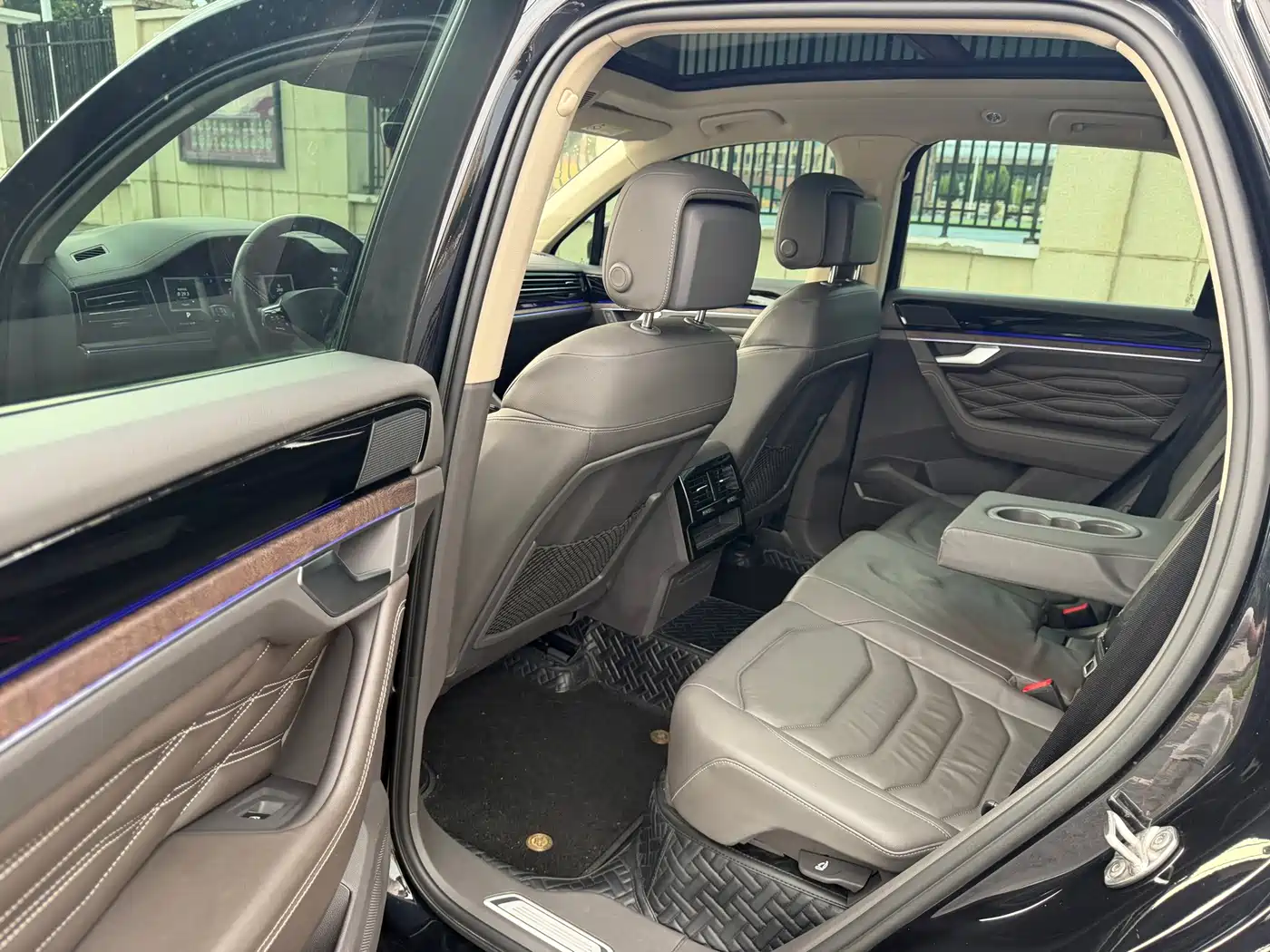 Фото 8 - Volkswagen Touareg