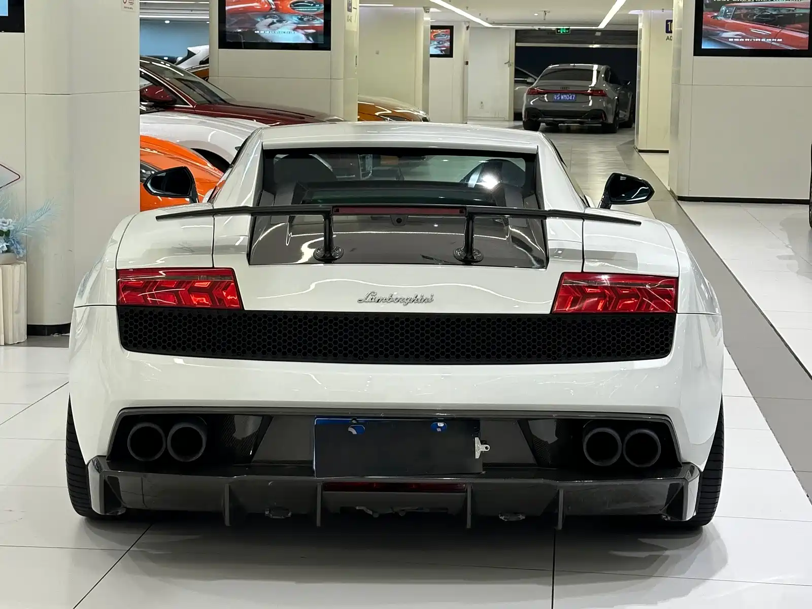 Фото 10 - Lamborghini Gallardo