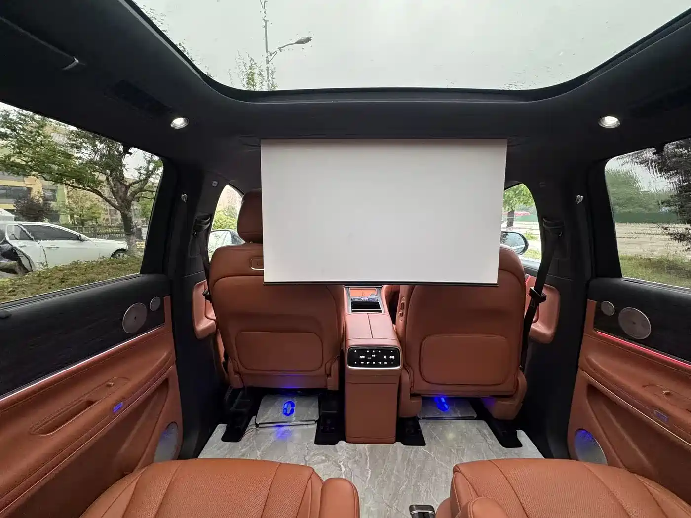 AITO Wenjie AITO M9 2024 Extended Range Ultra 42kWh 6-Seater фото 14