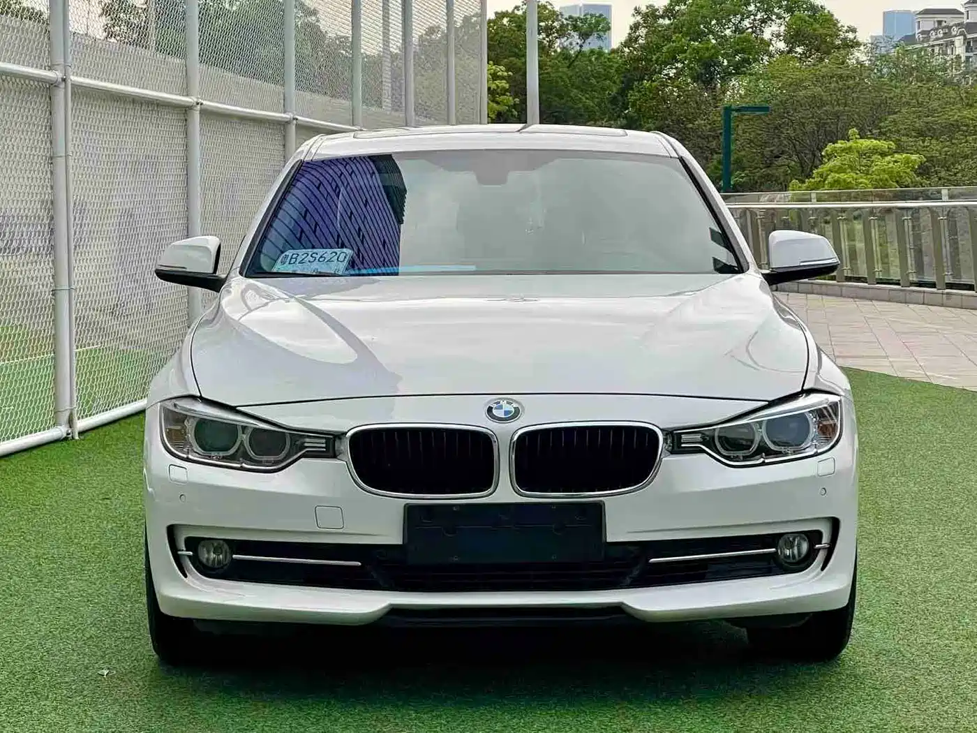BMW 3 Series 2013 320Li Luxury Design Package фото 2