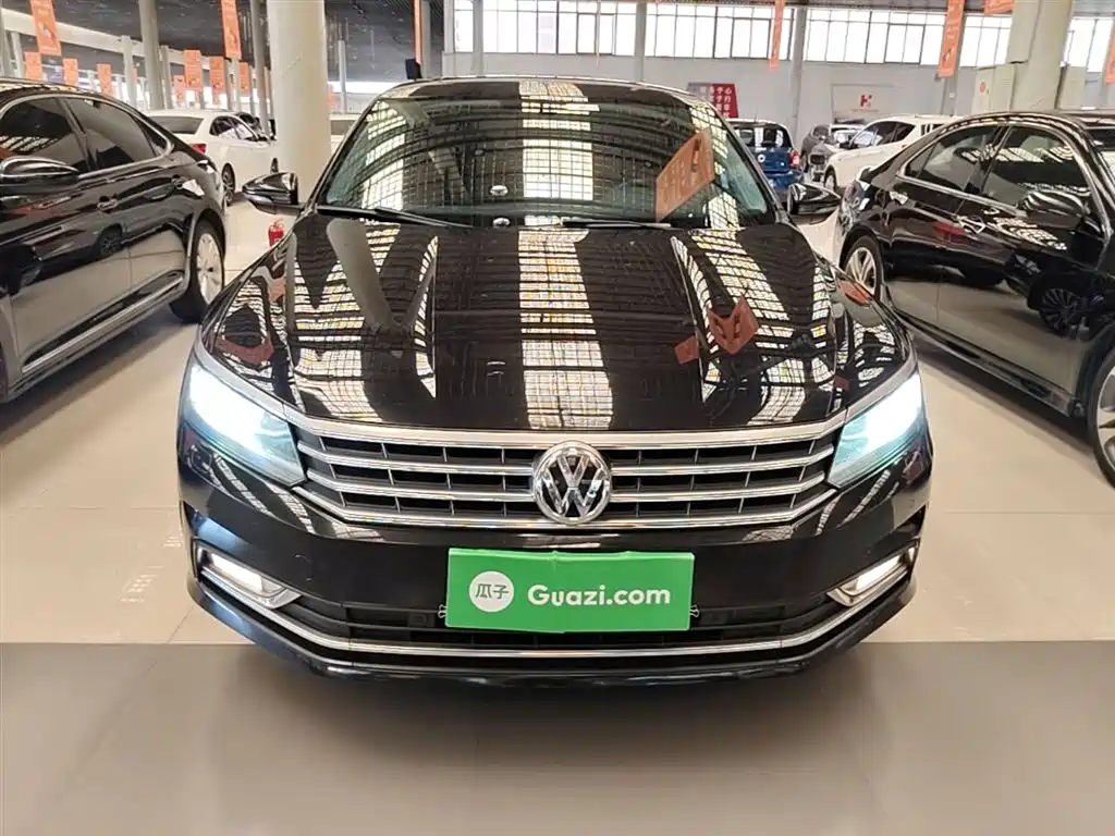 Volkswagen Passat 2016 330TSI DSG Executive Edition фото 3