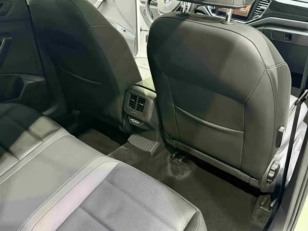 VOLKSWAGEN T ROC EXPLORING SONGS