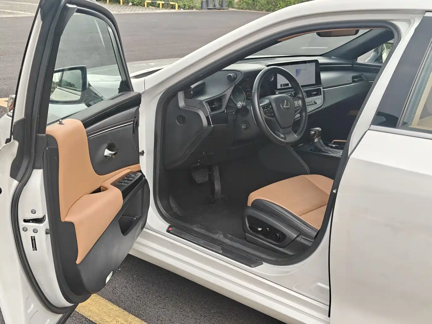 Lexus ES 2023 200 Excellence Edition фото 4