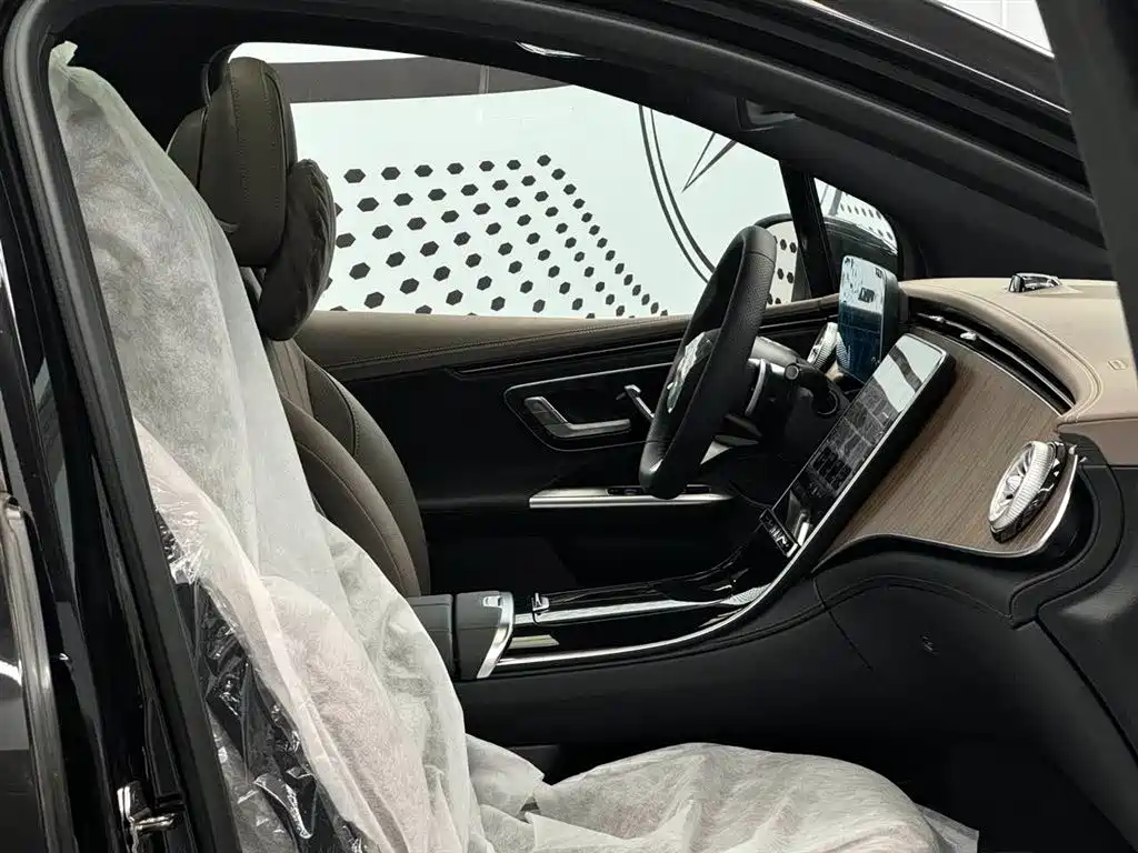 MERCEDES-BENZ EQE SUV