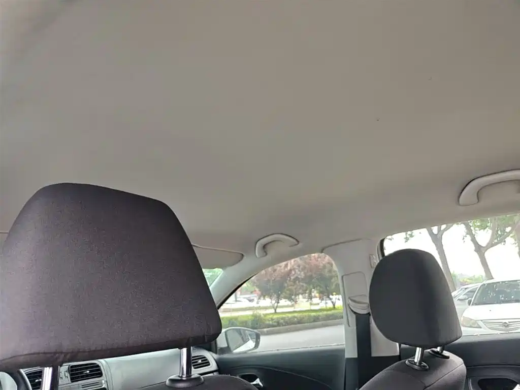 Volkswagen Polo 2016 1.4L Automatic Trend фото 18