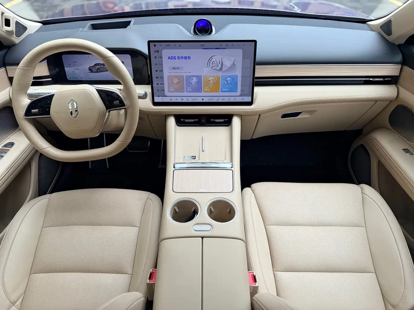 AITO Wenjie AITO M5 2025 Extended Range Ultra AWD фото 7