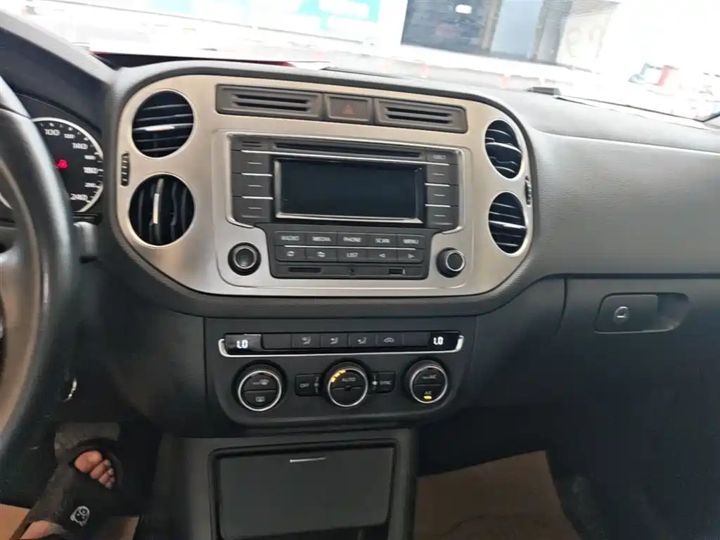 Volkswagen Tiguan 2015 1.8TSI Automatic 2WD Comfortline фото 13