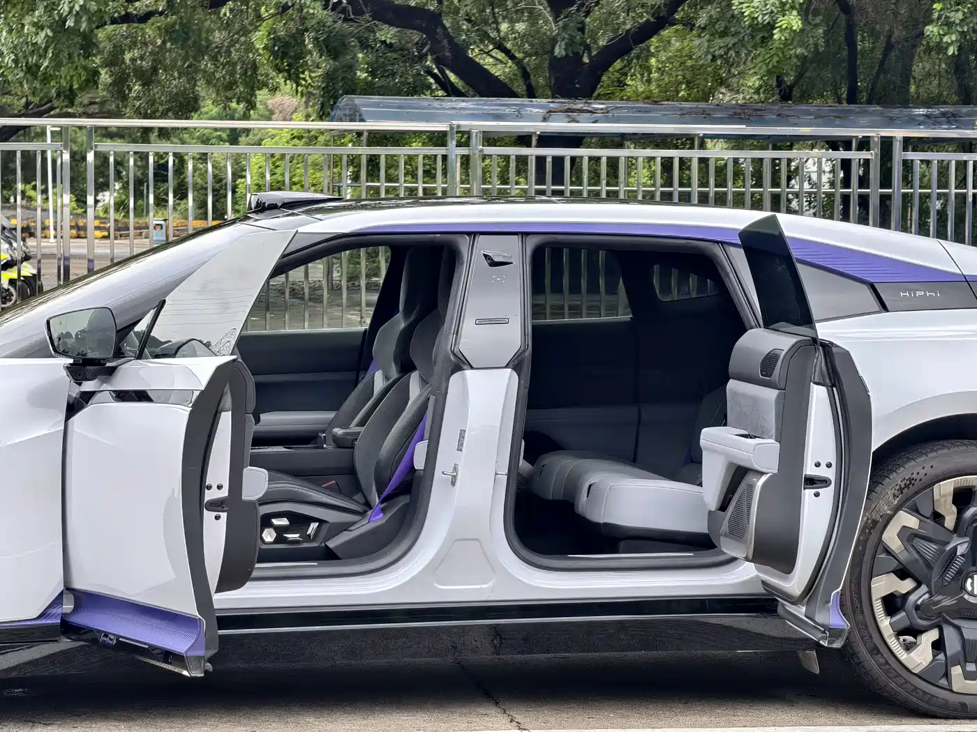 HiPhi Z 2023 5-Seater фото 14