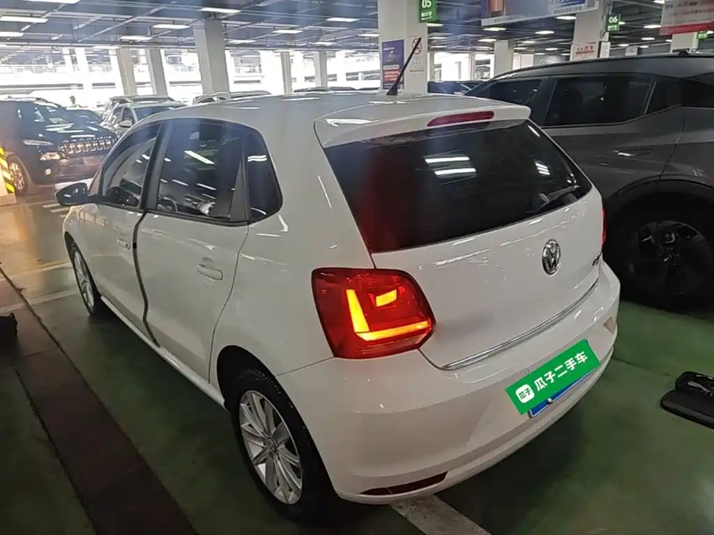 Volkswagen Polo 2016 1.6L Automatic Comfort фото 5