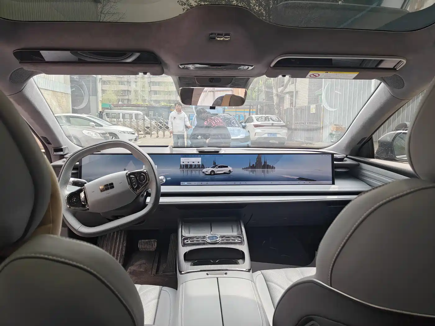 GEELY GALAXY GALAXY E8