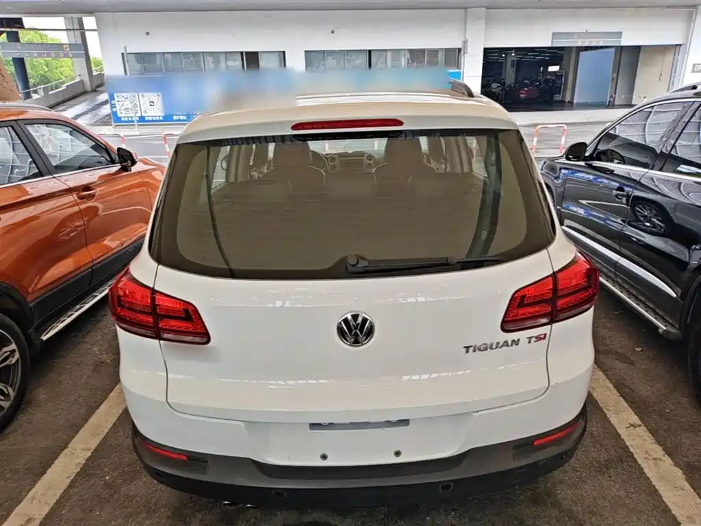 Volkswagen Tiguan 2015 1.8TSI Automatic 2WD Comfortline фото 6