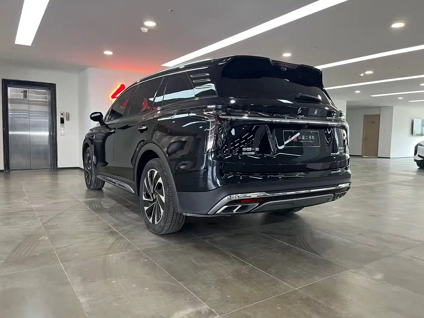 Hongqi HS7 PHEV 2024 2.0T PHEV 4WD Flagship Edition 6-seater фото 5