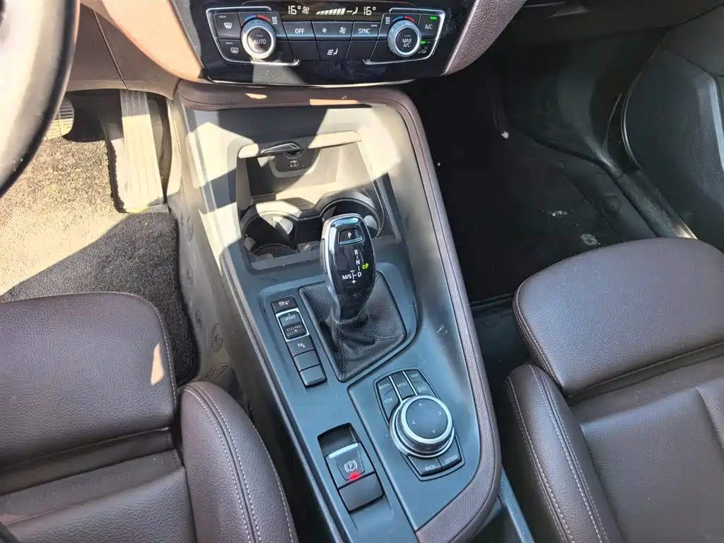 BMW X1 2022 sDrive25Li Leading фото 14