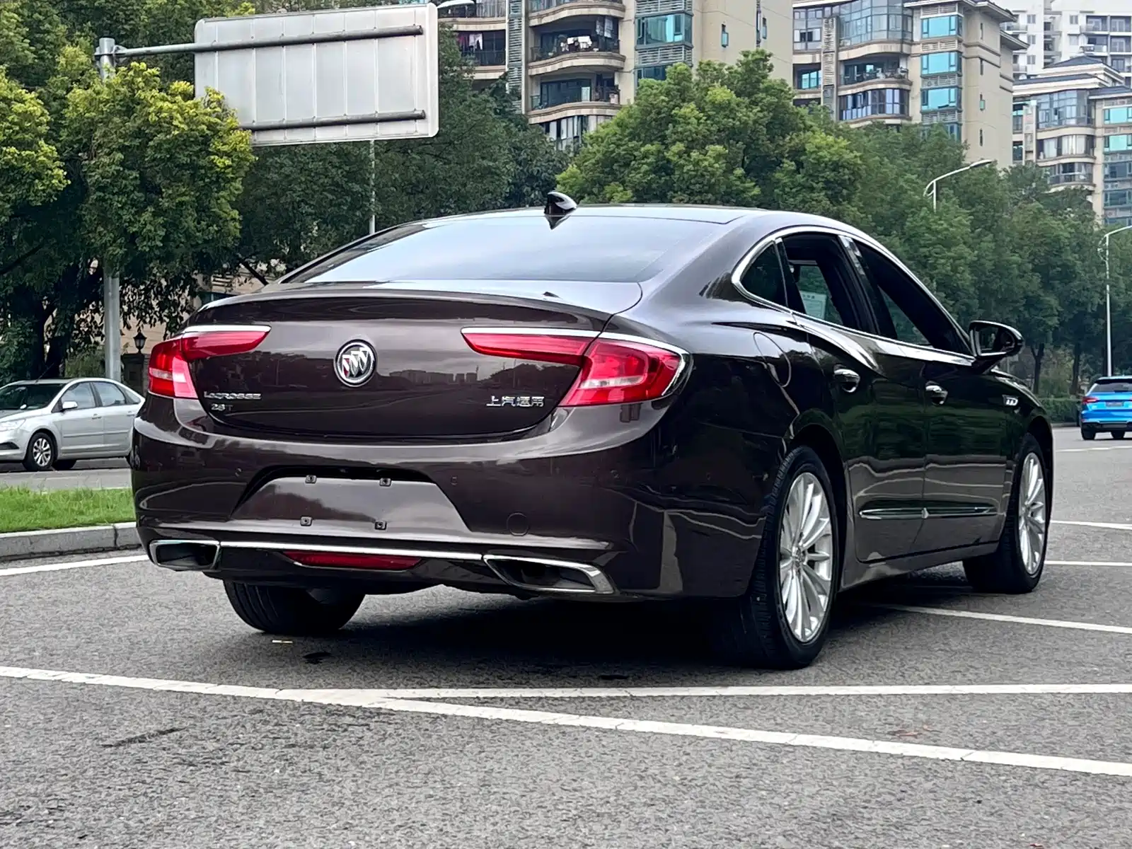 Фото 36 - Buick LaCrosse