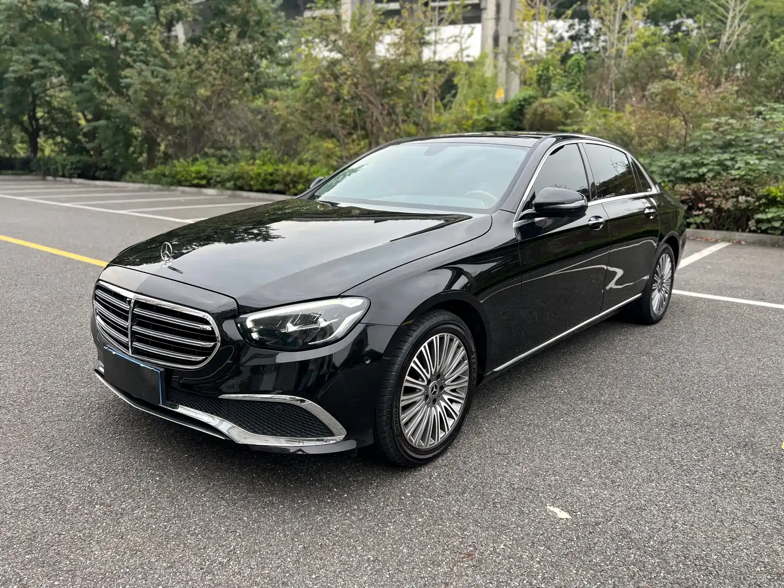 Фото 1 - Mercedes-Benz E-Class