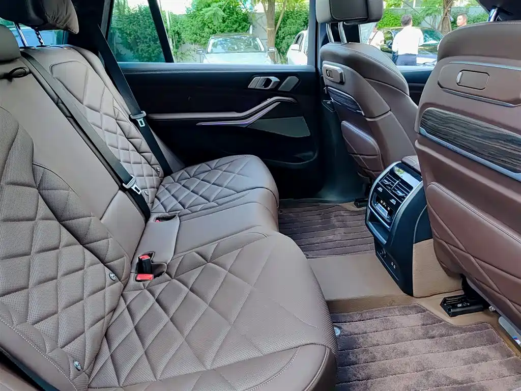 BMW X5 2023 xDrive 40Li M Sport Black Night Package фото 11