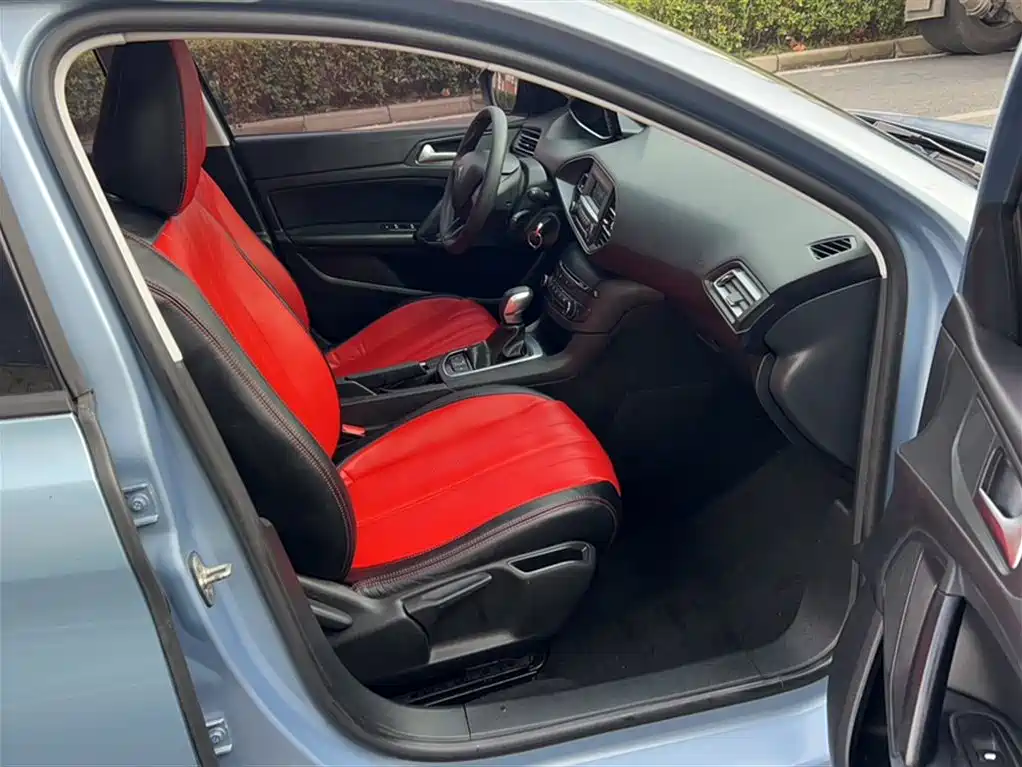 Peugeot 308S 2015 1.2T Auto Elegance Edition фото 4