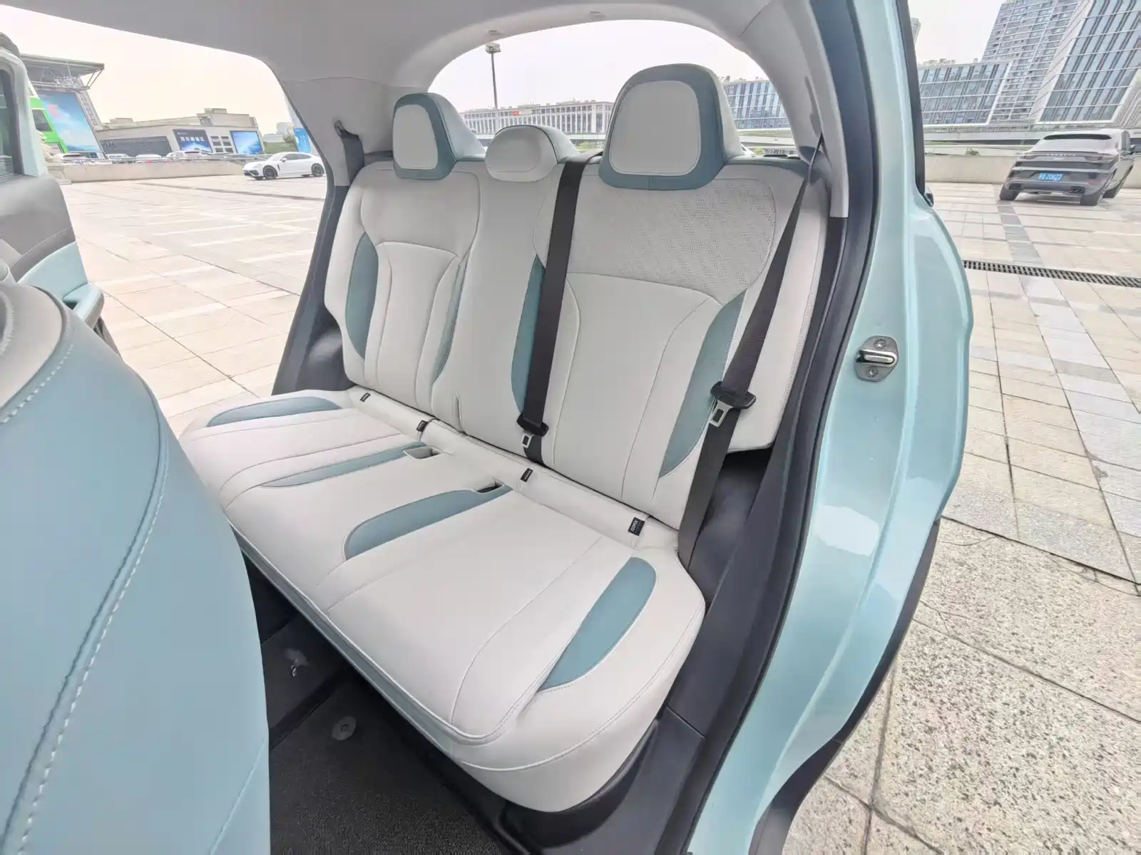 Фото 7 - Geely Geometry E Firefly