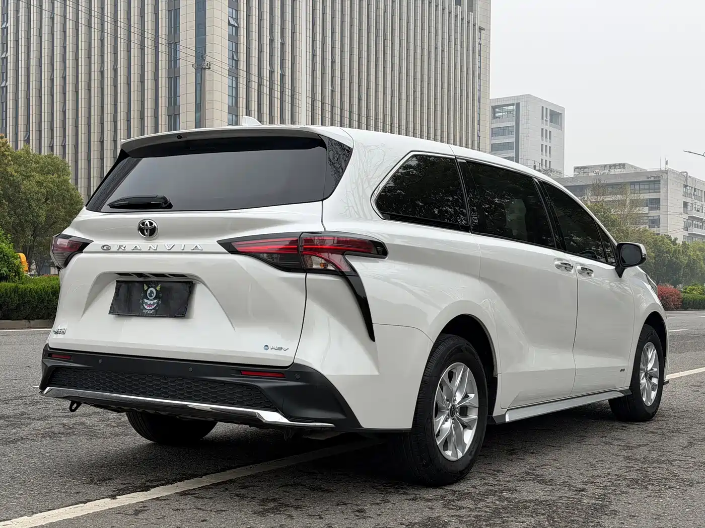 Toyota Granvia 2024 2.5L Hybrid Comfort фото 4
