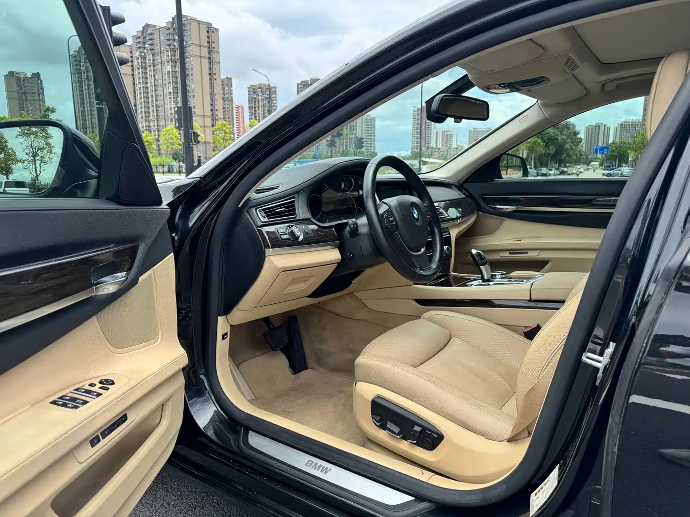 Фото 5 - BMW 7 Series