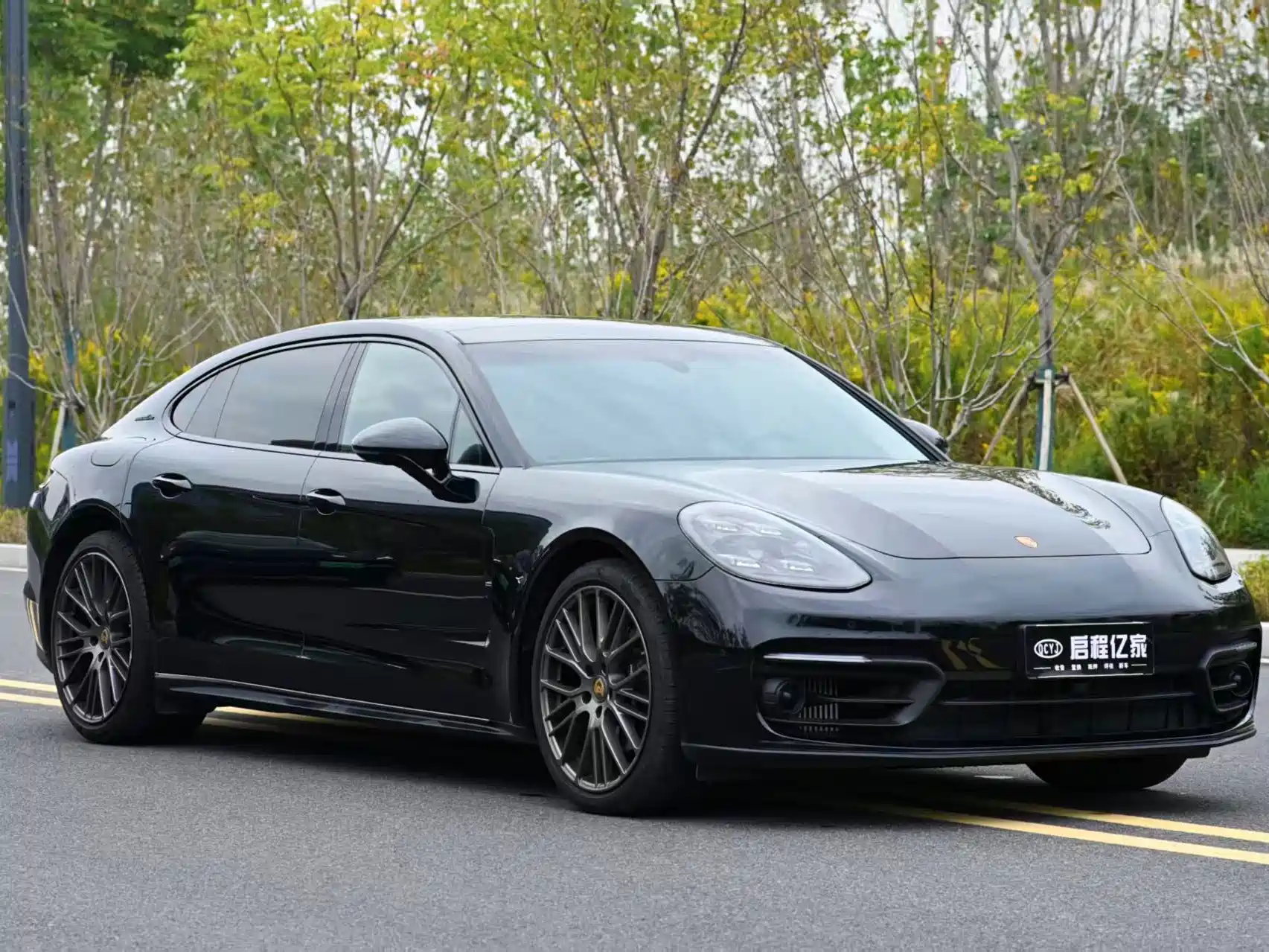 Photo 3 - Porsche Panamera
