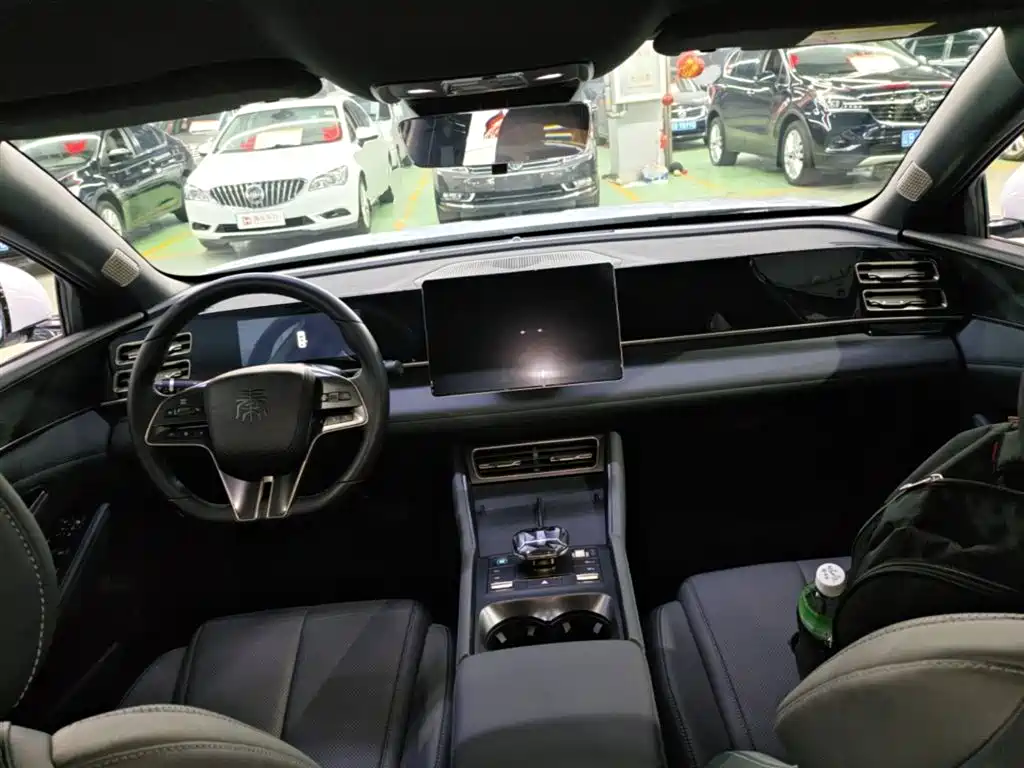 BYD Qin L 2024 DM-i 80KM Superior фото 10