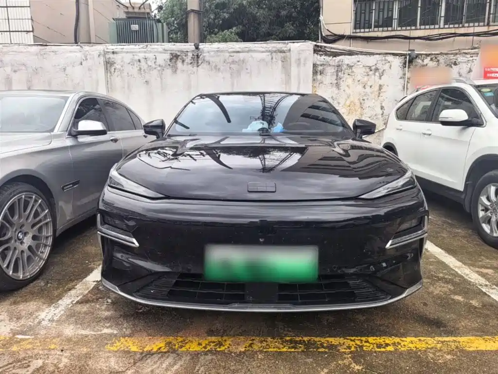 Geely Galaxy Galaxy Xingyao 8 2025 Model 130km EM-i Flagship Edition фото 3