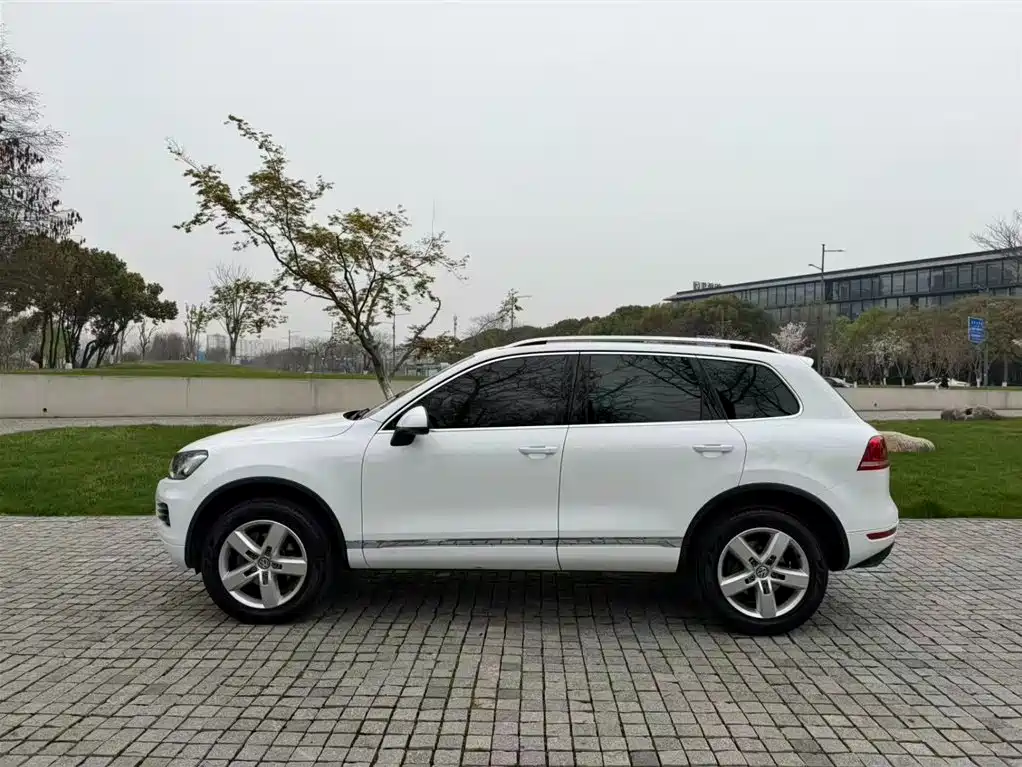 Volkswagen Touareg 2015 3.0TSI Luxury фото 4