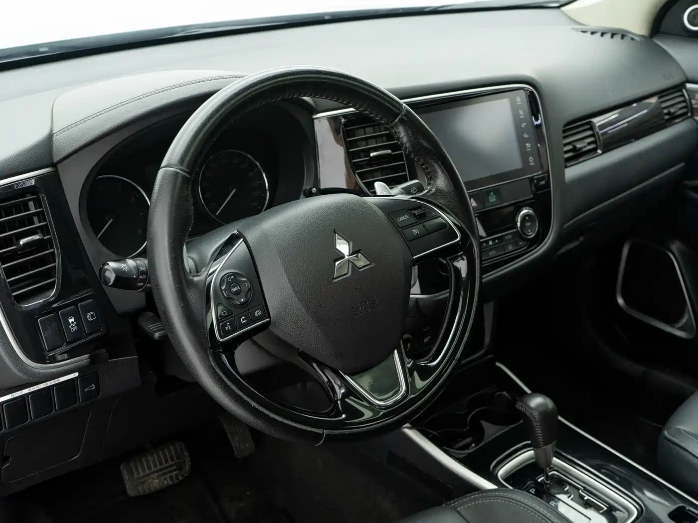 Mitsubishi Outlander 2019 2.4L 4WD Deluxe Edition 7-Seater China VI фото 13
