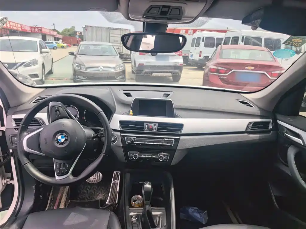 BMW X1 2018 sDrive20Li Leading Model фото 14