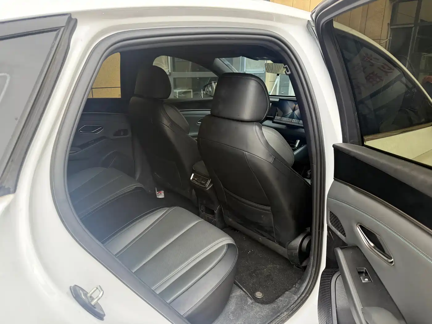 BYD Qin L 2025 DM-i Smart Drive Edition 80KM Leading фото 4