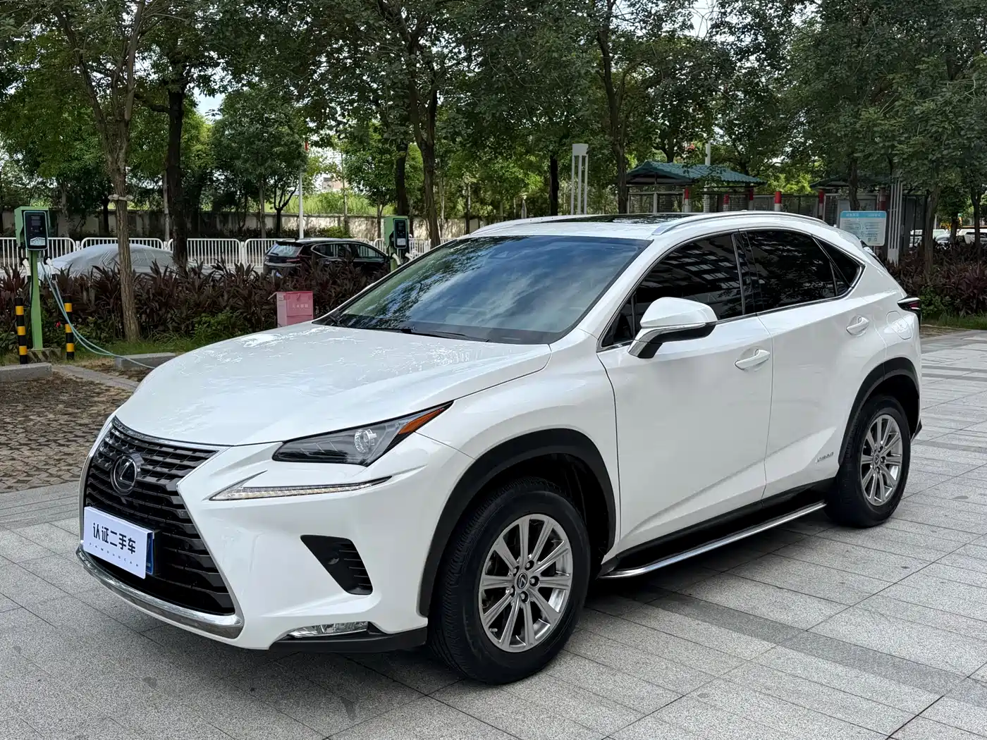 Фото 1 - Lexus NX
