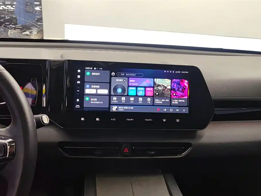 Haval Xiaolong 2023 1.5L 110KM Pilot Edition фото 13