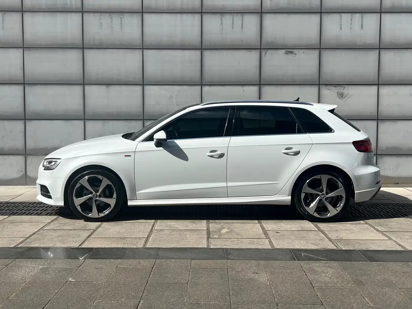 Photo 3 - Audi A3