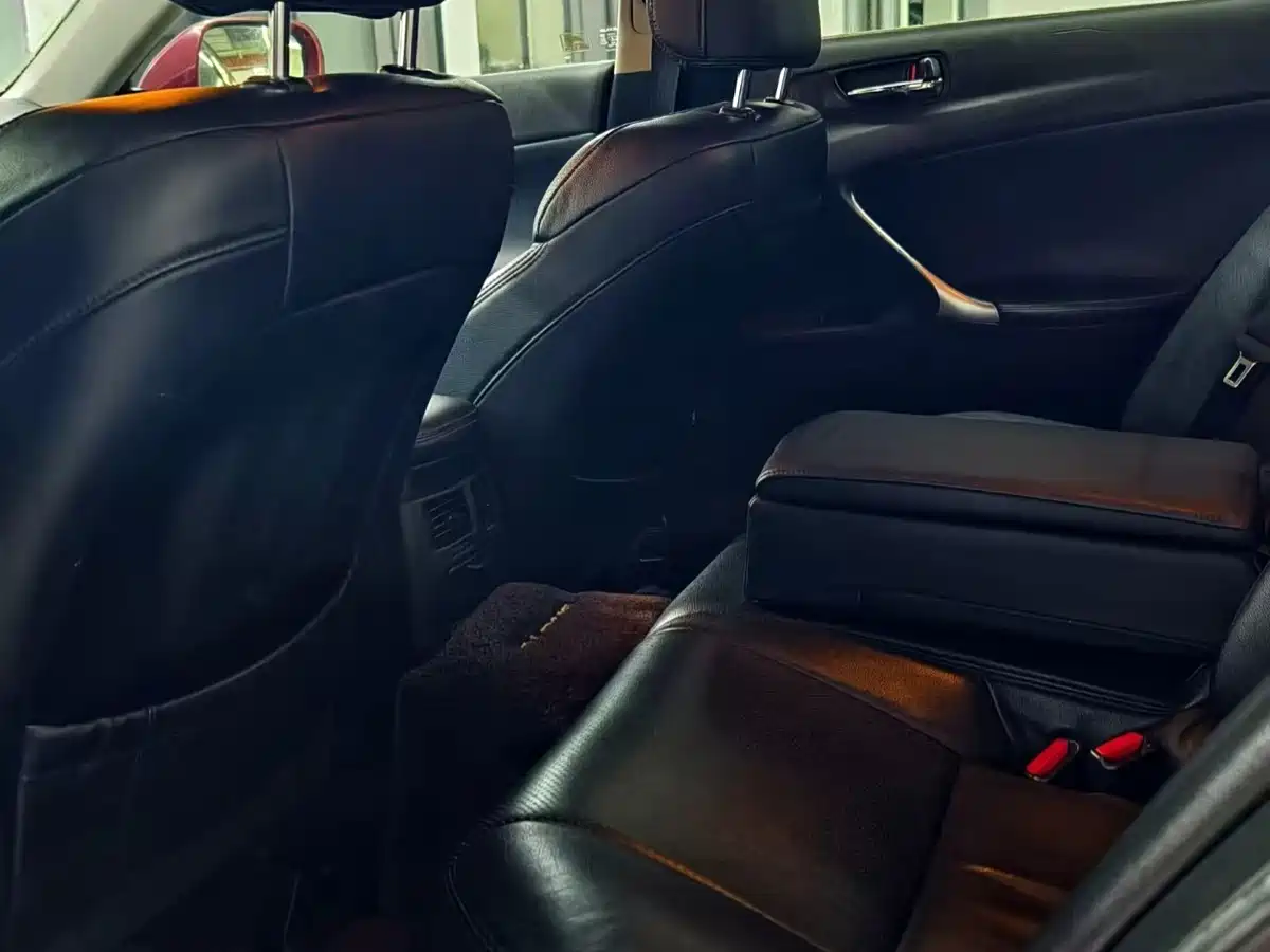 Lexus IS 2010 2009 300